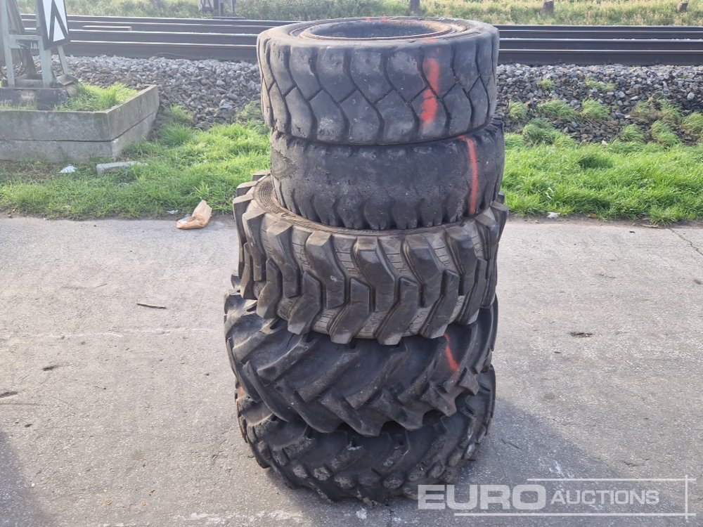 Various Tyres (5 of) - Rengas: kuva Various Tyres (5 of) - Rengas Various Tyres (5 of) - Rengas: kuva Various Tyres (5 of) - Rengas