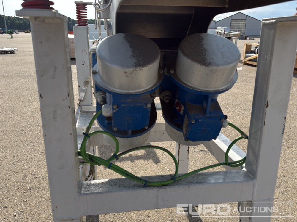 2005 Vibra FRU 32/3-DV - Rakennustarvikkeet: kuva 2005 Vibra FRU 32/3-DV - Rakennustarvikkeet 2005 Vibra FRU 32/3-DV - Rakennustarvikkeet: kuva 2005 Vibra FRU 32/3-DV - Rakennustarvikkeet