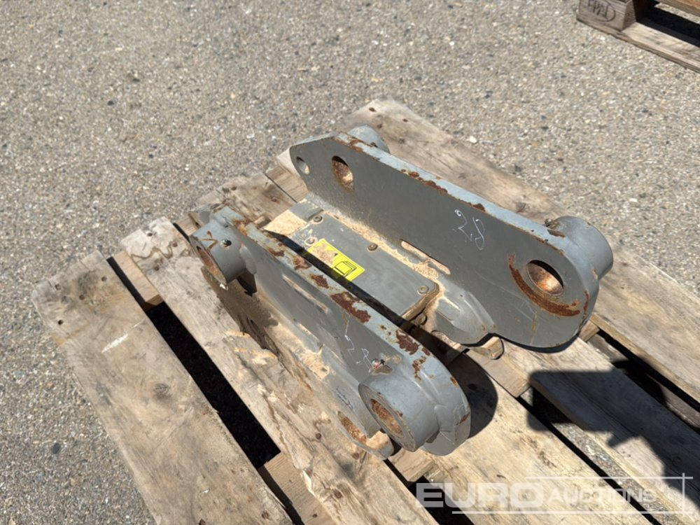 Argen Quick Coupler M030 to Suit JCB 852-1 - Pikaliitin: kuva Argen Quick Coupler M030 to Suit JCB 852-1 - Pikaliitin Argen Quick Coupler M030 to Suit JCB 852-1 - Pikaliitin: kuva Argen Quick Coupler M030 to Suit JCB 852-1 - Pikaliitin