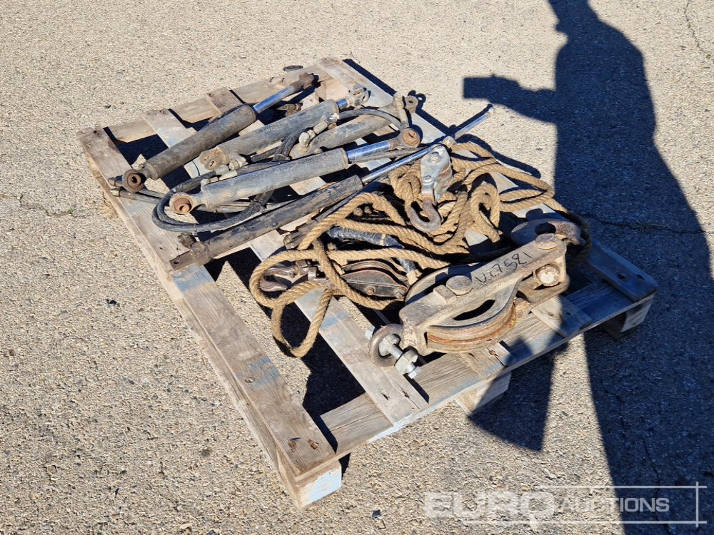 Pallet of Hydraulic Cylinders (4 of), Manual Pulley , Rope, Hooks - Rakennustarvikkeet: kuva Pallet of Hydraulic Cylinders (4 of), Manual Pulley , Rope, Hooks - Rakennustarvikkeet Pallet of Hydraulic Cylinders (4 of), Manual Pulley , Rope, Hooks - Rakennustarvikkeet: kuva Pallet of Hydraulic Cylinders (4 of), Manual Pulley , Rope, Hooks - Rakennustarvikkeet