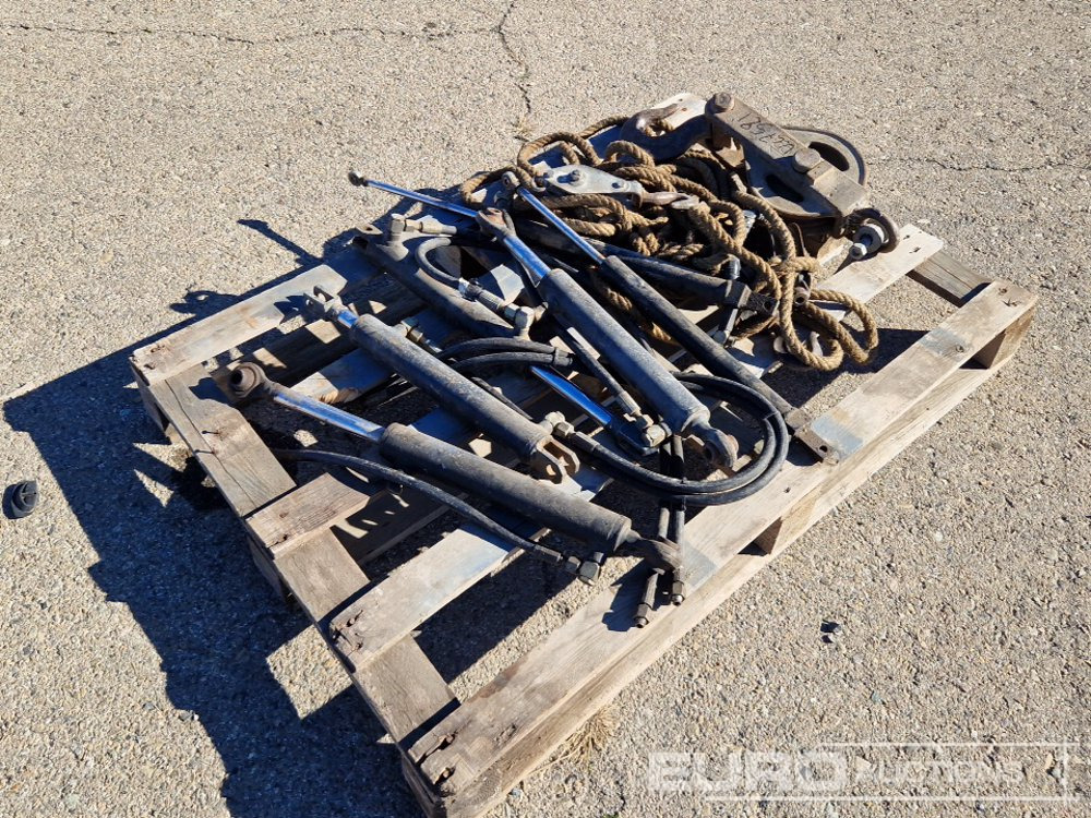 Pallet of Hydraulic Cylinders (4 of), Manual Pulley , Rope, Hooks - Rakennustarvikkeet: kuva Pallet of Hydraulic Cylinders (4 of), Manual Pulley , Rope, Hooks - Rakennustarvikkeet Pallet of Hydraulic Cylinders (4 of), Manual Pulley , Rope, Hooks - Rakennustarvikkeet: kuva Pallet of Hydraulic Cylinders (4 of), Manual Pulley , Rope, Hooks - Rakennustarvikkeet