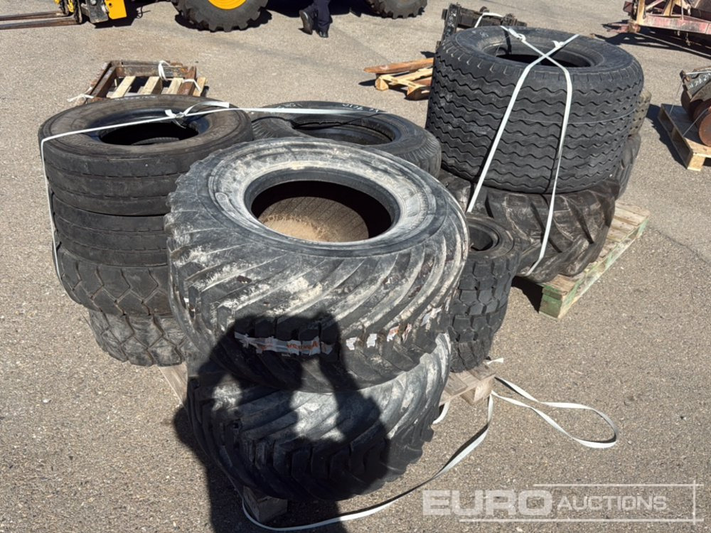 Pallet of Various Tyres (17 of) - Rengas: kuva  Pallet of Various Tyres (17 of) - Rengas Pallet of Various Tyres (17 of) - Rengas: kuva  Pallet of Various Tyres (17 of) - Rengas