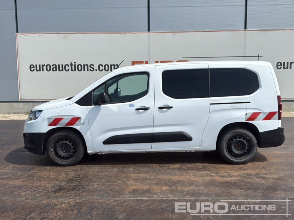 2020 Toyota Proace City - Tavara-auto: kuva 2020 Toyota Proace City - Tavara-auto 2020 Toyota Proace City - Tavara-auto: kuva 2020 Toyota Proace City - Tavara-auto