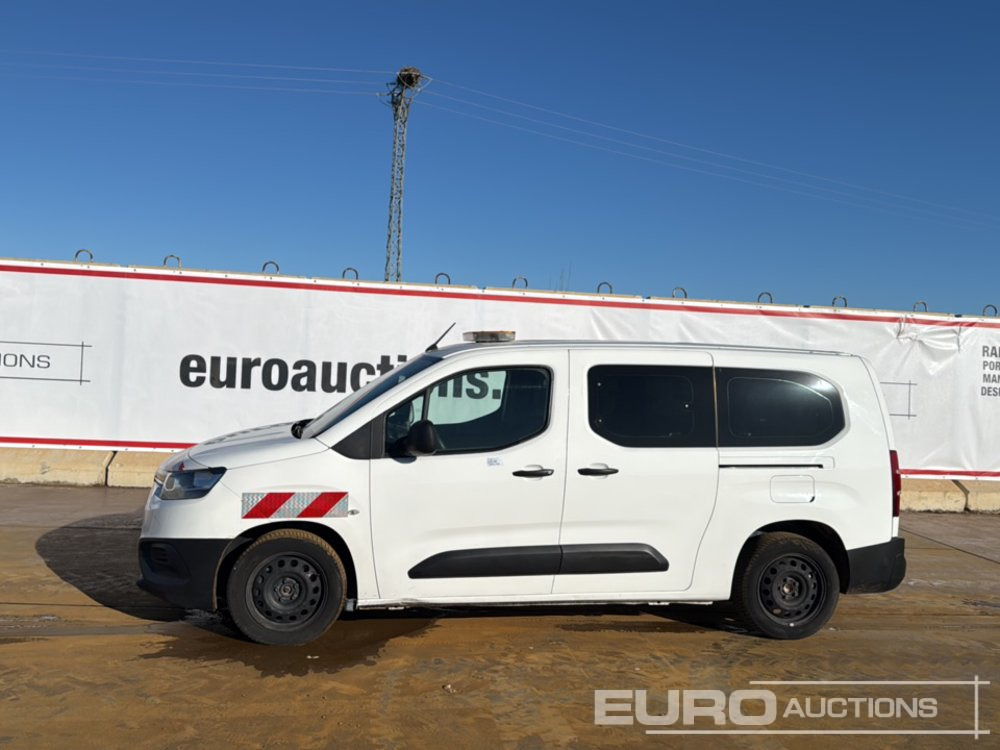 2020 Toyota Proace City - Tavara-auto: kuva 2020 Toyota Proace City - Tavara-auto 2020 Toyota Proace City - Tavara-auto: kuva 2020 Toyota Proace City - Tavara-auto
