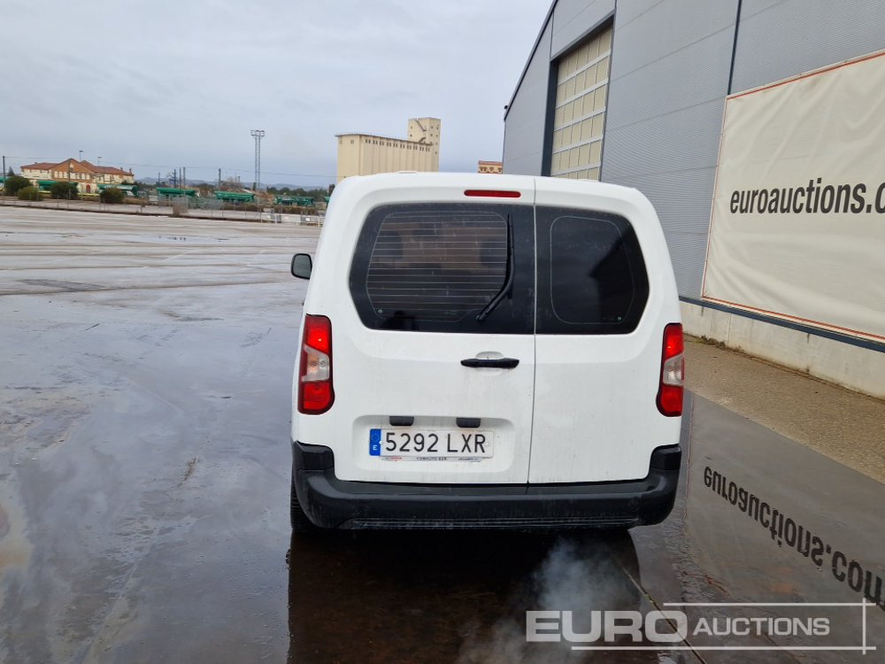 2022 Toyota Proace City - Tavara-auto: kuva 2022 Toyota Proace City - Tavara-auto 2022 Toyota Proace City - Tavara-auto: kuva 2022 Toyota Proace City - Tavara-auto