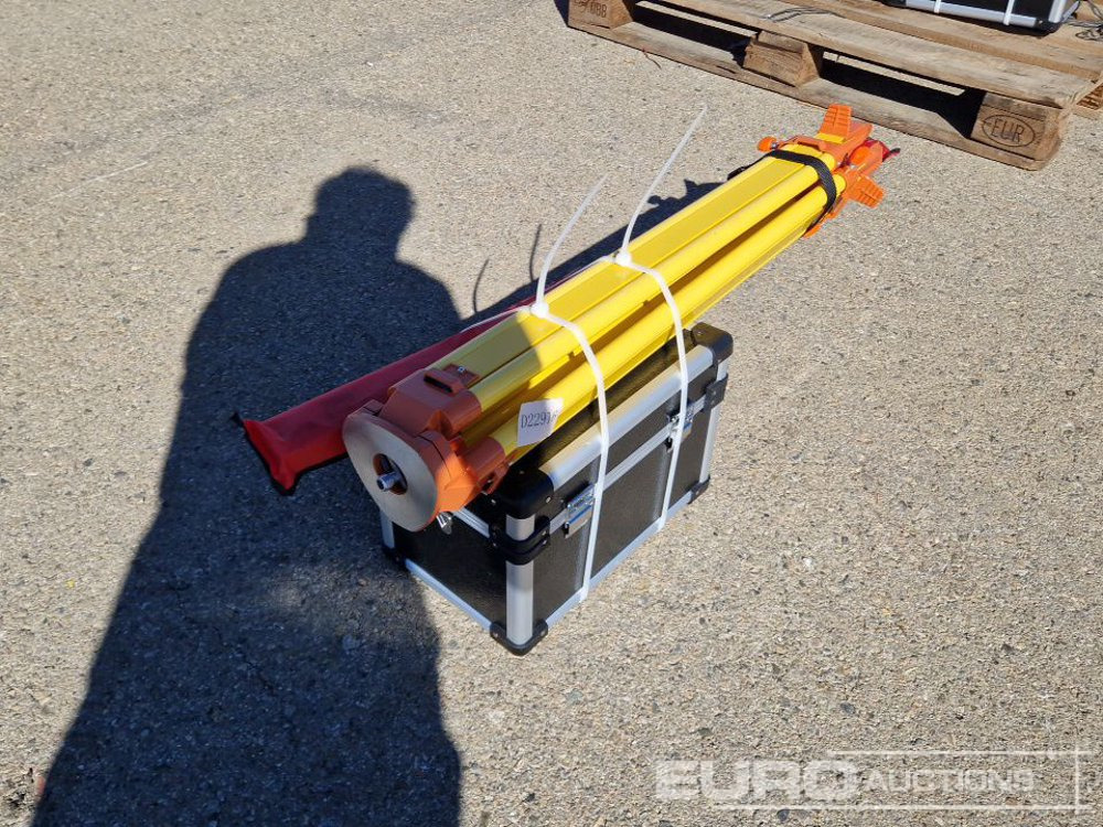 Unused Captok Self-Leveling Rotary Laser Level With Batteries, Receiver, Tripod, Grade Rod - Korjaamolaitteet: kuva Unused Captok Self-Leveling Rotary Laser Level With Batteries, Receiver, Tripod, Grade Rod - Korjaamolaitteet Unused Captok Self-Leveling Rotary Laser Level With Batteries, Receiver, Tripod, Grade Rod - Korjaamolaitteet: kuva Unused Captok Self-Leveling Rotary Laser Level With Batteries, Receiver, Tripod, Grade Rod - Korjaamolaitteet