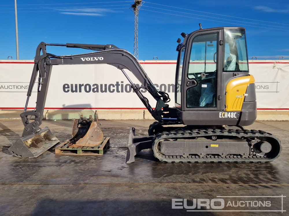 Volvo ECR48C - Minikuormaaja: kuva Volvo ECR48C - Minikuormaaja Volvo ECR48C - Minikuormaaja: kuva Volvo ECR48C - Minikuormaaja