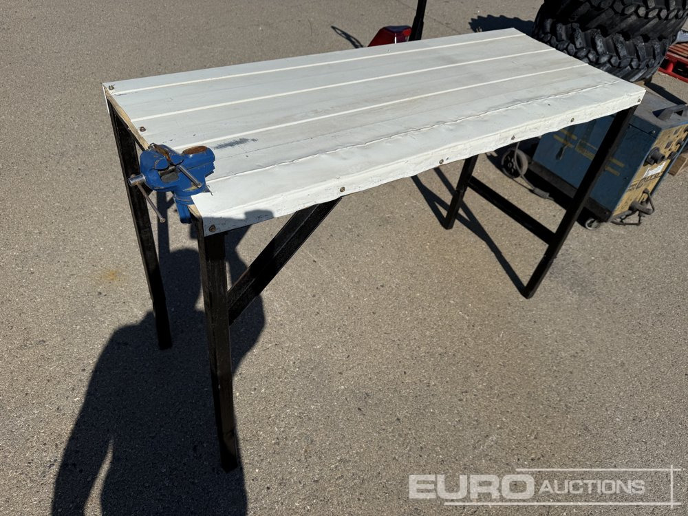 Workbench, Metal Vise - Rakennustarvikkeet: kuva Workbench, Metal Vise - Rakennustarvikkeet Workbench, Metal Vise - Rakennustarvikkeet: kuva Workbench, Metal Vise - Rakennustarvikkeet