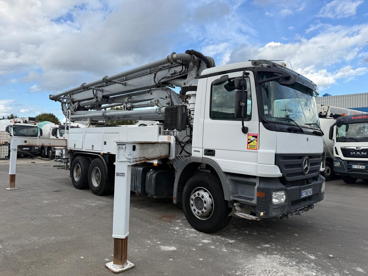 Pompe à béton Schwing 34m avec cabine Mercedes Benz Actros CT-062-WL - Betonipumppuauto: kuva Pompe à béton Schwing 34m avec cabine Mercedes Benz Actros CT-062-WL - Betonipumppuauto Pompe à béton Schwing 34m avec cabine Mercedes Benz Actros CT-062-WL - Betonipumppuauto: kuva Pompe à béton Schwing 34m avec cabine Mercedes Benz Actros CT-062-WL - Betonipumppuauto