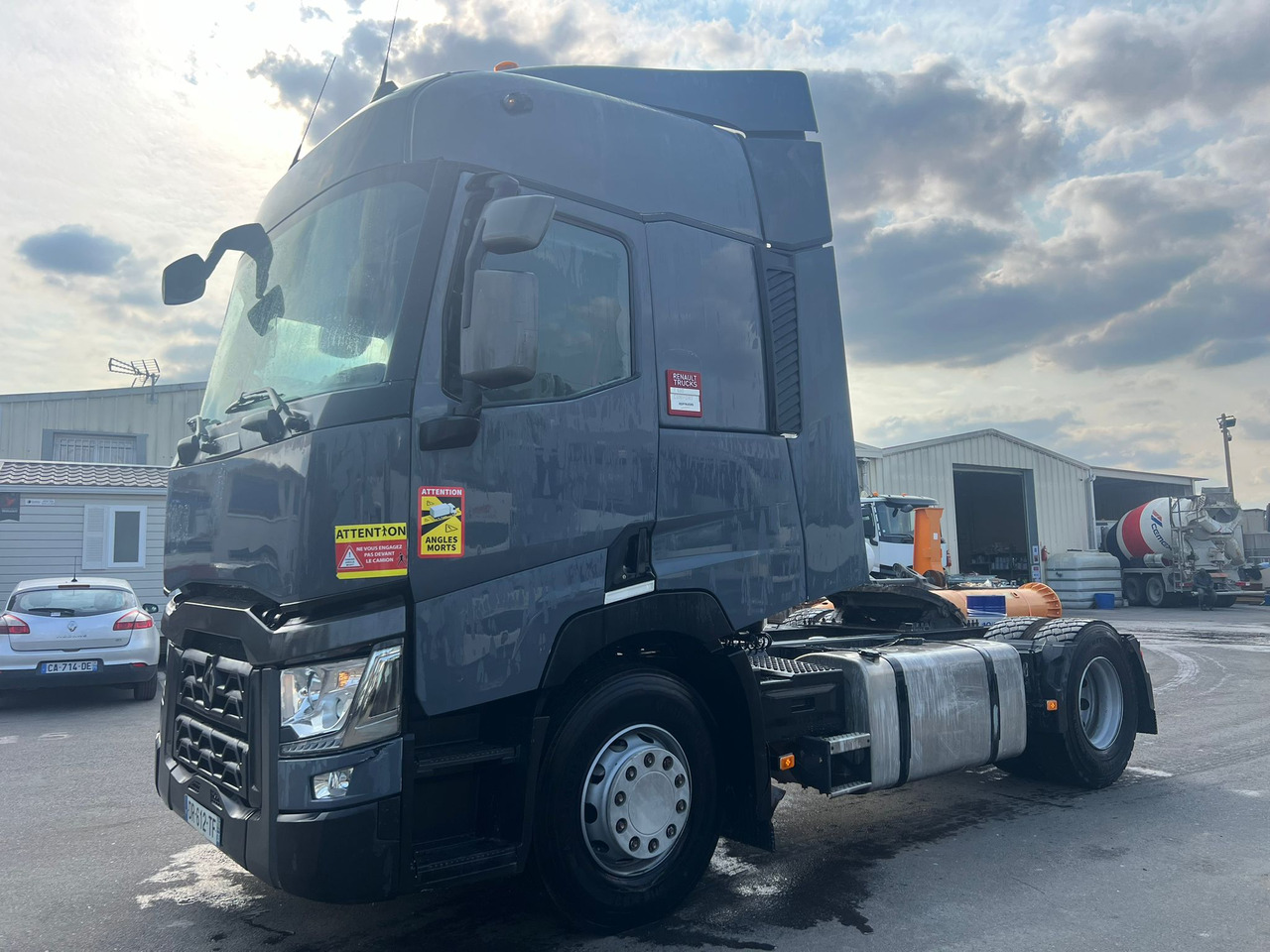 Tracteur Renault DR-612-TF - Vetopöytäauto: kuva Tracteur Renault DR-612-TF - Vetopöytäauto Tracteur Renault DR-612-TF - Vetopöytäauto: kuva Tracteur Renault DR-612-TF - Vetopöytäauto