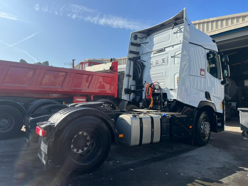 Tracteur routier Renault T460 DL-513-DA - Vetopöytäauto: kuva Tracteur routier Renault T460 DL-513-DA - Vetopöytäauto Tracteur routier Renault T460 DL-513-DA - Vetopöytäauto: kuva Tracteur routier Renault T460 DL-513-DA - Vetopöytäauto