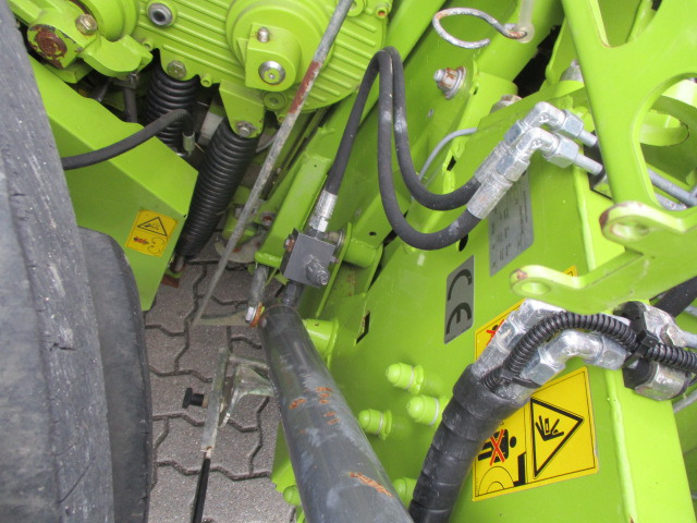 Leikkuupuimuri Claas Orbis 900 Maisgebiss: kuva Leikkuupuimuri Claas Orbis 900 Maisgebiss