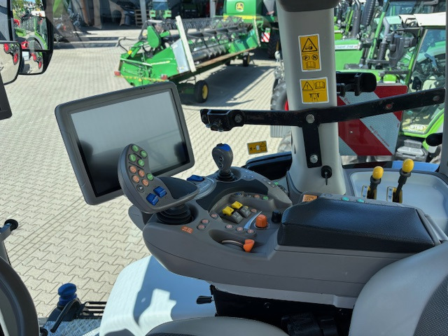 Deutz-Fahr Agrotron 6215 TTV Warrior-RTK - Traktori: kuva Deutz-Fahr Agrotron 6215 TTV Warrior-RTK - Traktori Deutz-Fahr Agrotron 6215 TTV Warrior-RTK - Traktori: kuva Deutz-Fahr Agrotron 6215 TTV Warrior-RTK - Traktori