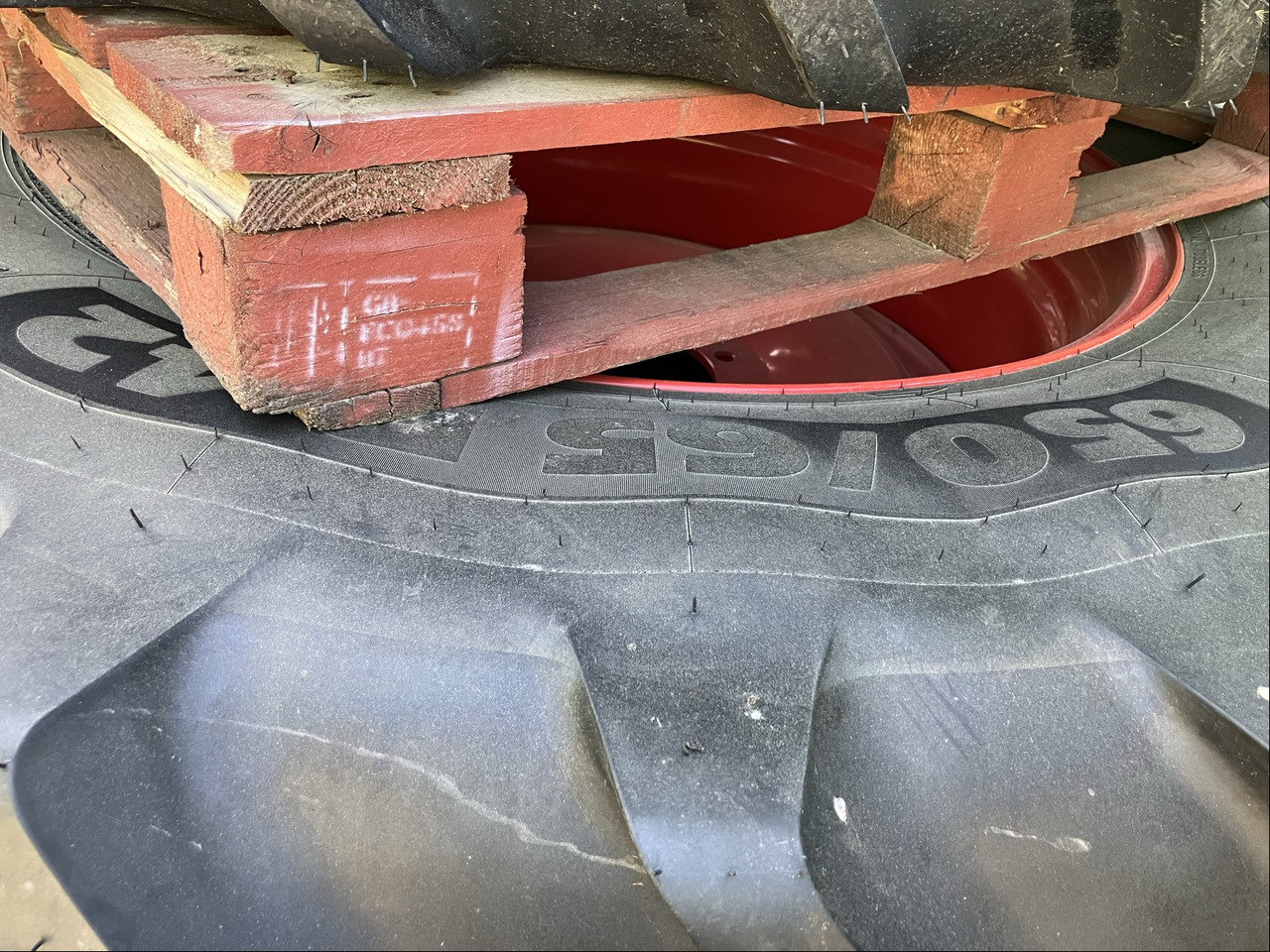 Fendt 650/65R42 u. 540/65R30 MI - Renkaat ja vanteet: kuva Fendt 650/65R42 u. 540/65R30 MI - Renkaat ja vanteet Fendt 650/65R42 u. 540/65R30 MI - Renkaat ja vanteet: kuva Fendt 650/65R42 u. 540/65R30 MI - Renkaat ja vanteet