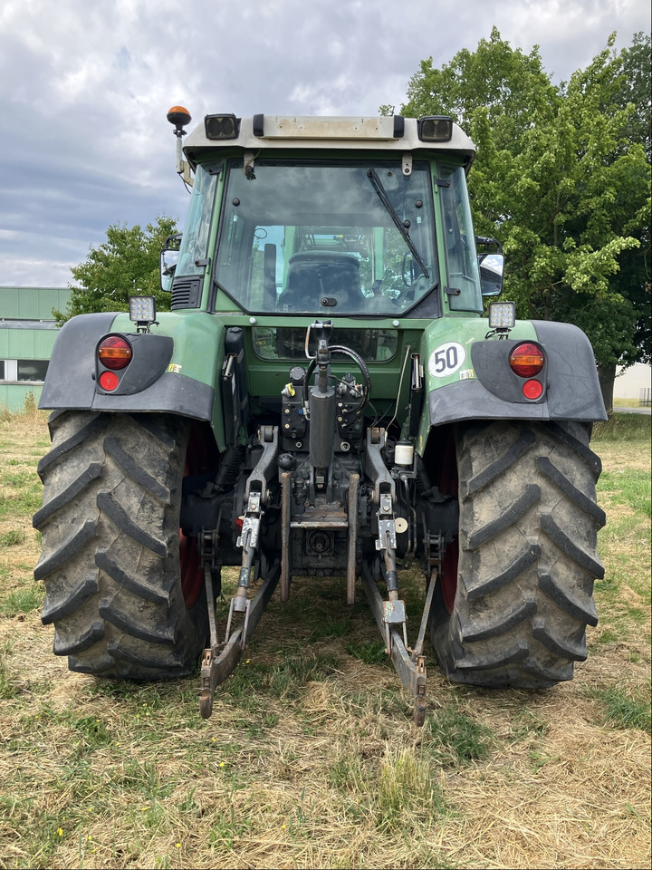 Fendt 712 COM1 - Traktori: kuva Fendt 712 COM1 - Traktori Fendt 712 COM1 - Traktori: kuva Fendt 712 COM1 - Traktori