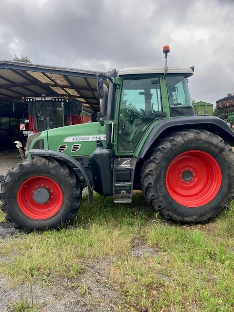 Fendt 714 - Traktori: kuva Fendt 714 - Traktori Fendt 714 - Traktori: kuva Fendt 714 - Traktori