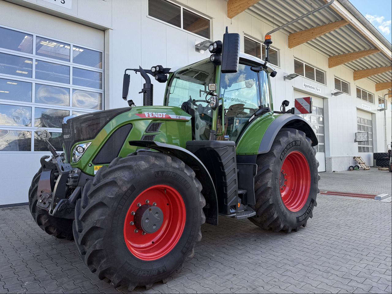 Traktori Fendt 718 Vario Gen 6: kuva Traktori Fendt 718 Vario Gen 6