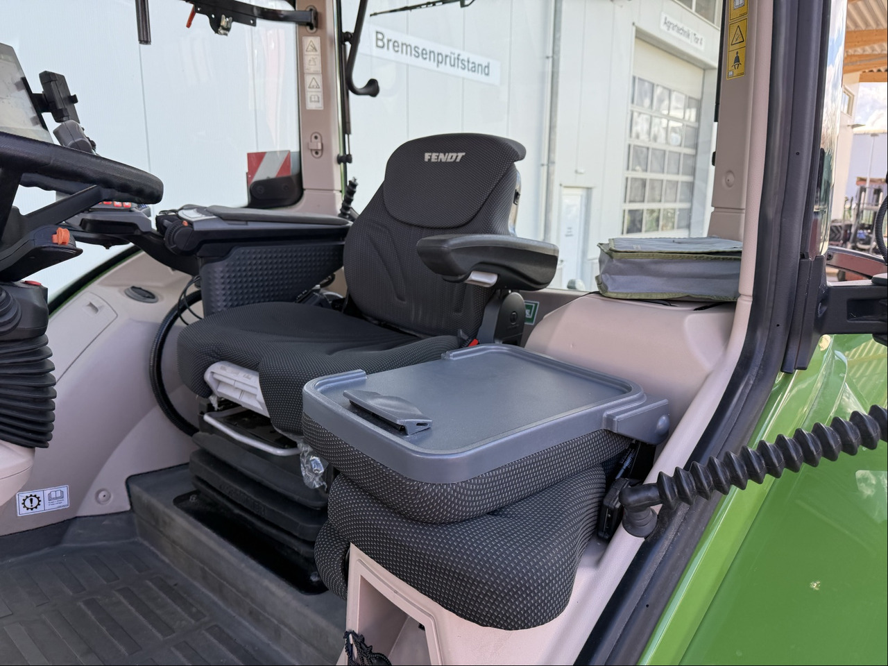 Fendt 718 Vario Gen6 ProfiPlus - Traktori: kuva Fendt 718 Vario Gen6 ProfiPlus - Traktori Fendt 718 Vario Gen6 ProfiPlus - Traktori: kuva Fendt 718 Vario Gen6 ProfiPlus - Traktori