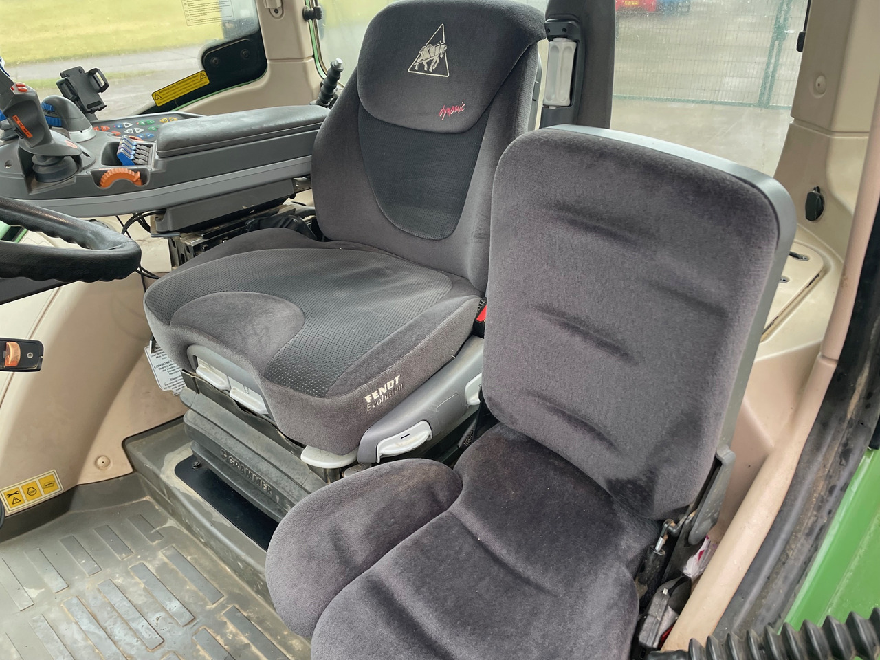 Fendt 718 Vario S4 ProfiPlus - Traktori: kuva Fendt 718 Vario S4 ProfiPlus - Traktori Fendt 718 Vario S4 ProfiPlus - Traktori: kuva Fendt 718 Vario S4 ProfiPlus - Traktori