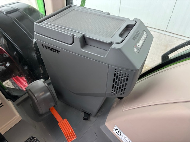 Fendt 724 Vario Gen7 Power Setting2 - Traktori: kuva Fendt 724 Vario Gen7 Power Setting2 - Traktori Fendt 724 Vario Gen7 Power Setting2 - Traktori: kuva Fendt 724 Vario Gen7 Power Setting2 - Traktori