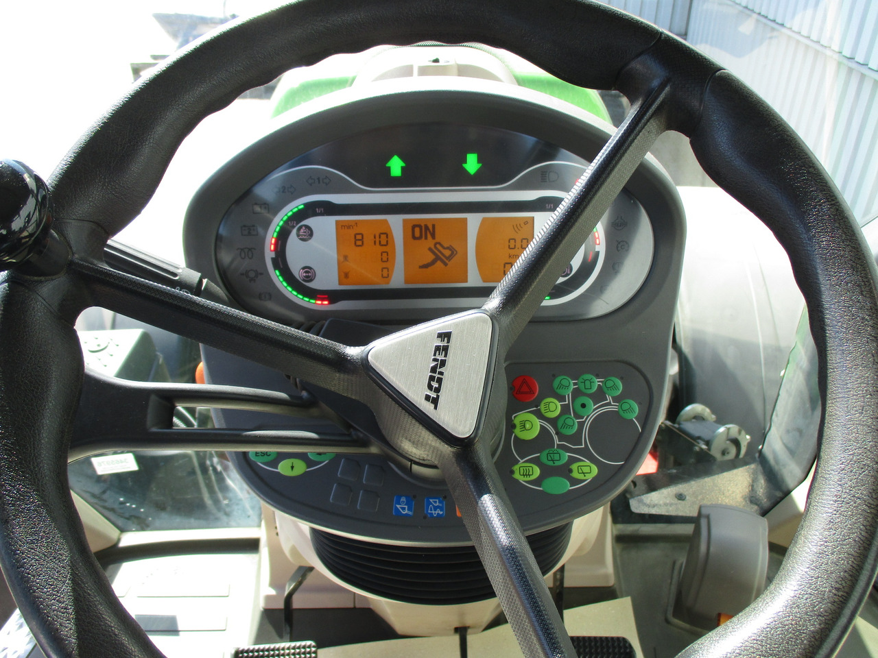 Fendt 724 Vario S4 ProfiPlus - Traktori: kuva Fendt 724 Vario S4 ProfiPlus - Traktori Fendt 724 Vario S4 ProfiPlus - Traktori: kuva Fendt 724 Vario S4 ProfiPlus - Traktori