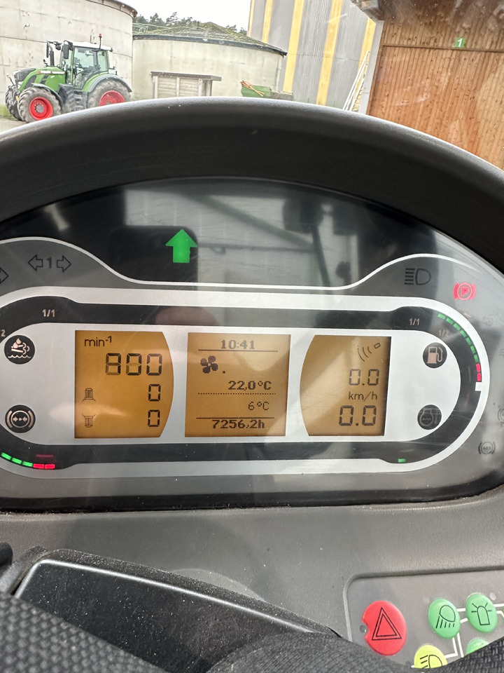 Fendt 724 Vario S4 ProfiPlus - Traktori: kuva Fendt 724 Vario S4 ProfiPlus - Traktori Fendt 724 Vario S4 ProfiPlus - Traktori: kuva Fendt 724 Vario S4 ProfiPlus - Traktori