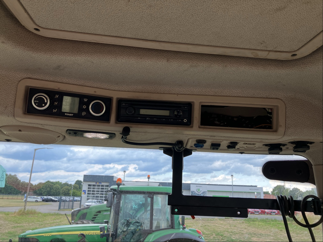 Fendt 724 Vario S4 - Traktori: kuva Fendt 724 Vario S4 - Traktori Fendt 724 Vario S4 - Traktori: kuva Fendt 724 Vario S4 - Traktori