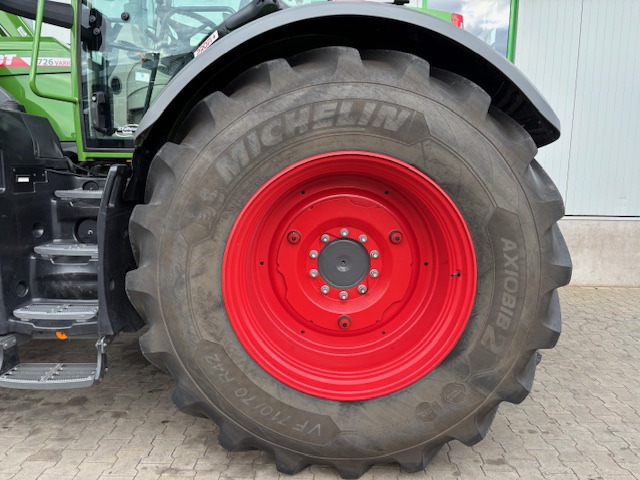 Fendt 726 Vario Gen7 Profi Setting2 - Traktori: kuva Fendt 726 Vario Gen7 Profi Setting2 - Traktori Fendt 726 Vario Gen7 Profi Setting2 - Traktori: kuva Fendt 726 Vario Gen7 Profi Setting2 - Traktori