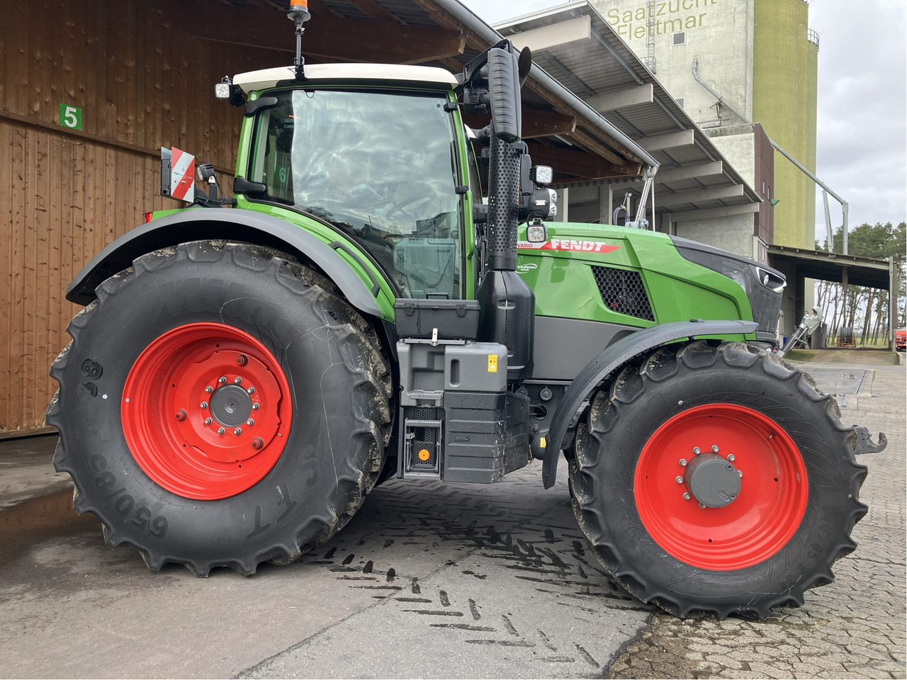 Traktori Fendt 728 Vario Gen7: kuva Traktori Fendt 728 Vario Gen7 Traktori Fendt 728 Vario Gen7: kuva Traktori Fendt 728 Vario Gen7