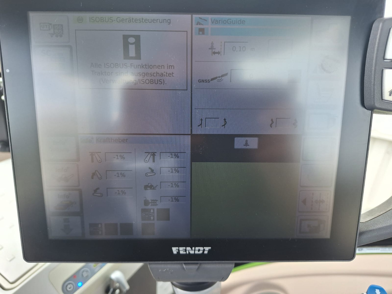 Fendt 828 Vario S4 ProfiPlus - Traktori: kuva Fendt 828 Vario S4 ProfiPlus - Traktori Fendt 828 Vario S4 ProfiPlus - Traktori: kuva Fendt 828 Vario S4 ProfiPlus - Traktori