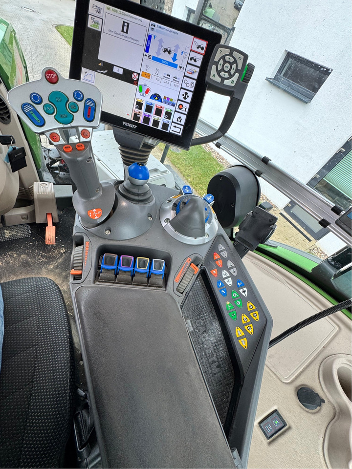 Fendt 933 Vario Gen6 Profi Plus - Traktori: kuva Fendt 933 Vario Gen6 Profi Plus - Traktori Fendt 933 Vario Gen6 Profi Plus - Traktori: kuva Fendt 933 Vario Gen6 Profi Plus - Traktori