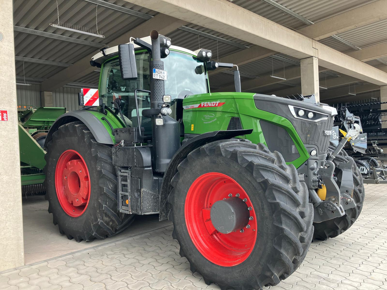 Fendt 942 Vario Gen7 Profi Setting2 - Traktori: kuva Fendt 942 Vario Gen7 Profi Setting2 - Traktori Fendt 942 Vario Gen7 Profi Setting2 - Traktori: kuva Fendt 942 Vario Gen7 Profi Setting2 - Traktori