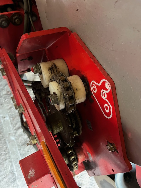 Grimme Kartoffellegemaschine GB 430 - Kylvö-/ Istutuskone: kuva Grimme Kartoffellegemaschine GB 430 - Kylvö-/ Istutuskone Grimme Kartoffellegemaschine GB 430 - Kylvö-/ Istutuskone: kuva Grimme Kartoffellegemaschine GB 430 - Kylvö-/ Istutuskone