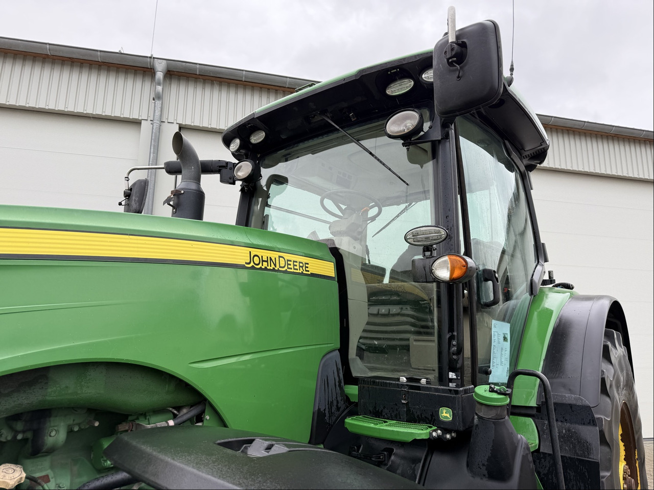 John Deere 8320 R - Traktori: kuva John Deere 8320 R - Traktori John Deere 8320 R - Traktori: kuva John Deere 8320 R - Traktori