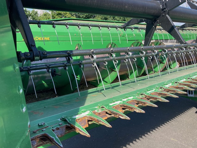 John Deere T660 Hilmaster - Leikkuupuimuri: kuva John Deere T660 Hilmaster - Leikkuupuimuri John Deere T660 Hilmaster - Leikkuupuimuri: kuva John Deere T660 Hilmaster - Leikkuupuimuri