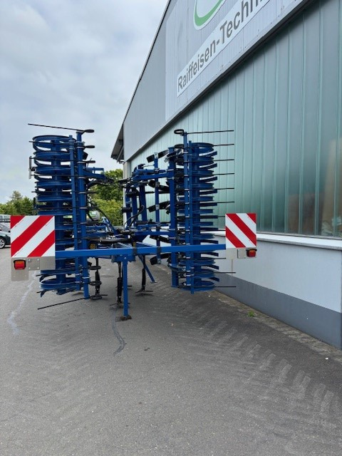 Köckerling Trio 400 mit Steinsicherung - Kultivaattori: kuva Köckerling Trio 400 mit Steinsicherung - Kultivaattori Köckerling Trio 400 mit Steinsicherung - Kultivaattori: kuva Köckerling Trio 400 mit Steinsicherung - Kultivaattori