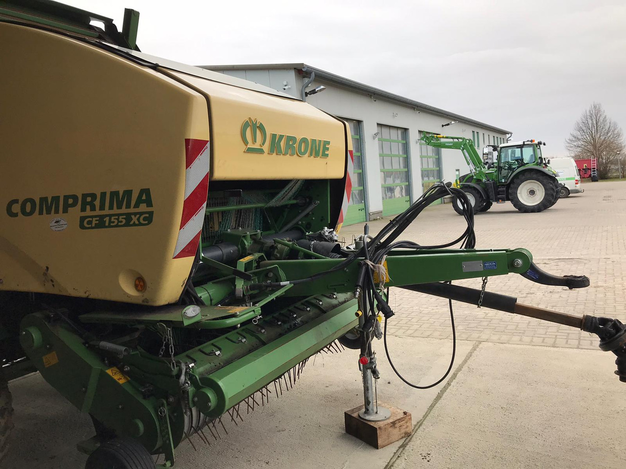 Krone Comprima CF 155 XC - Heinäkone: kuva Krone Comprima CF 155 XC - Heinäkone Krone Comprima CF 155 XC - Heinäkone: kuva Krone Comprima CF 155 XC - Heinäkone