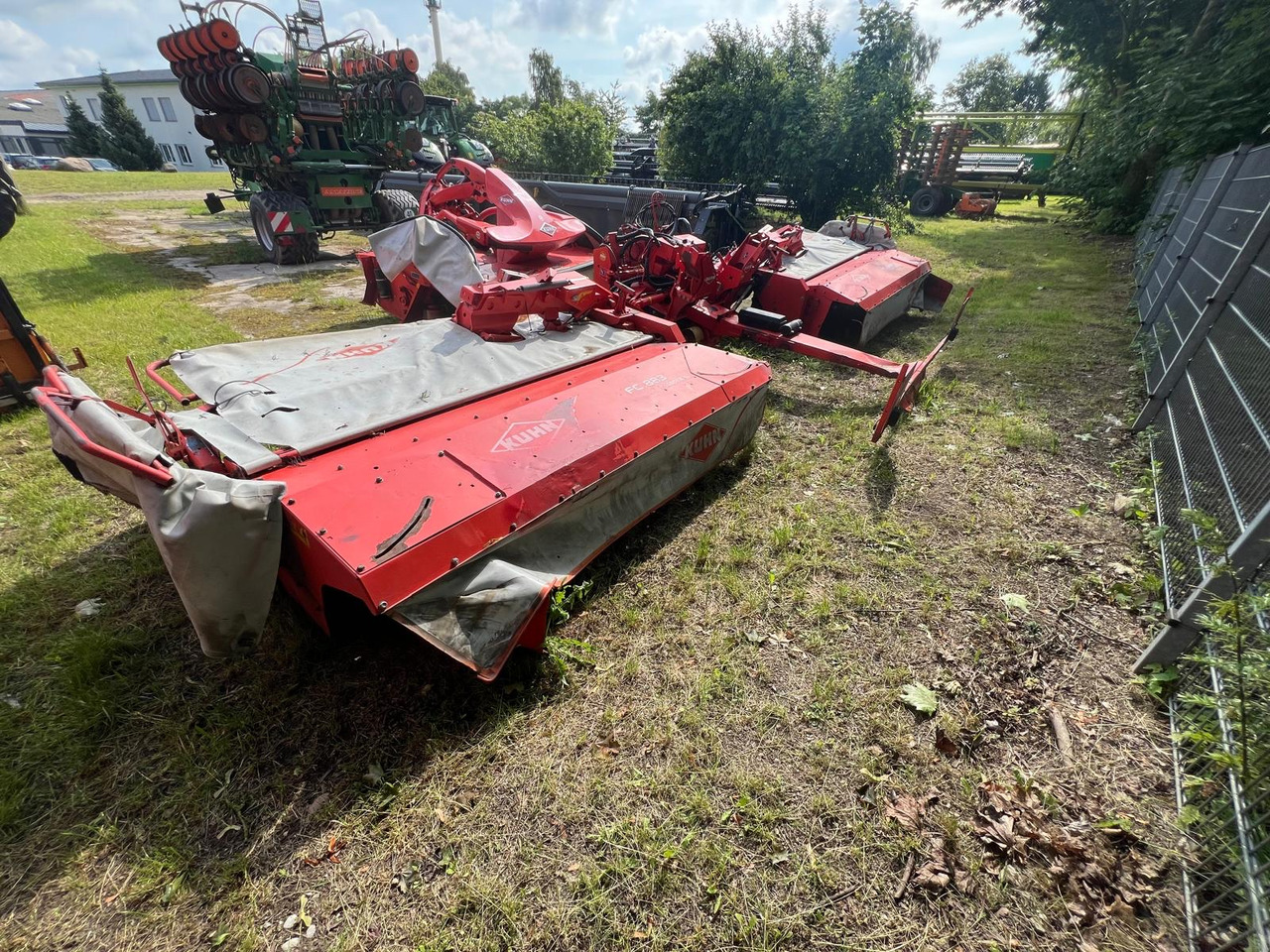 Kuhn FC 883-FF - Niittokone: kuva Kuhn FC 883-FF - Niittokone Kuhn FC 883-FF - Niittokone: kuva Kuhn FC 883-FF - Niittokone