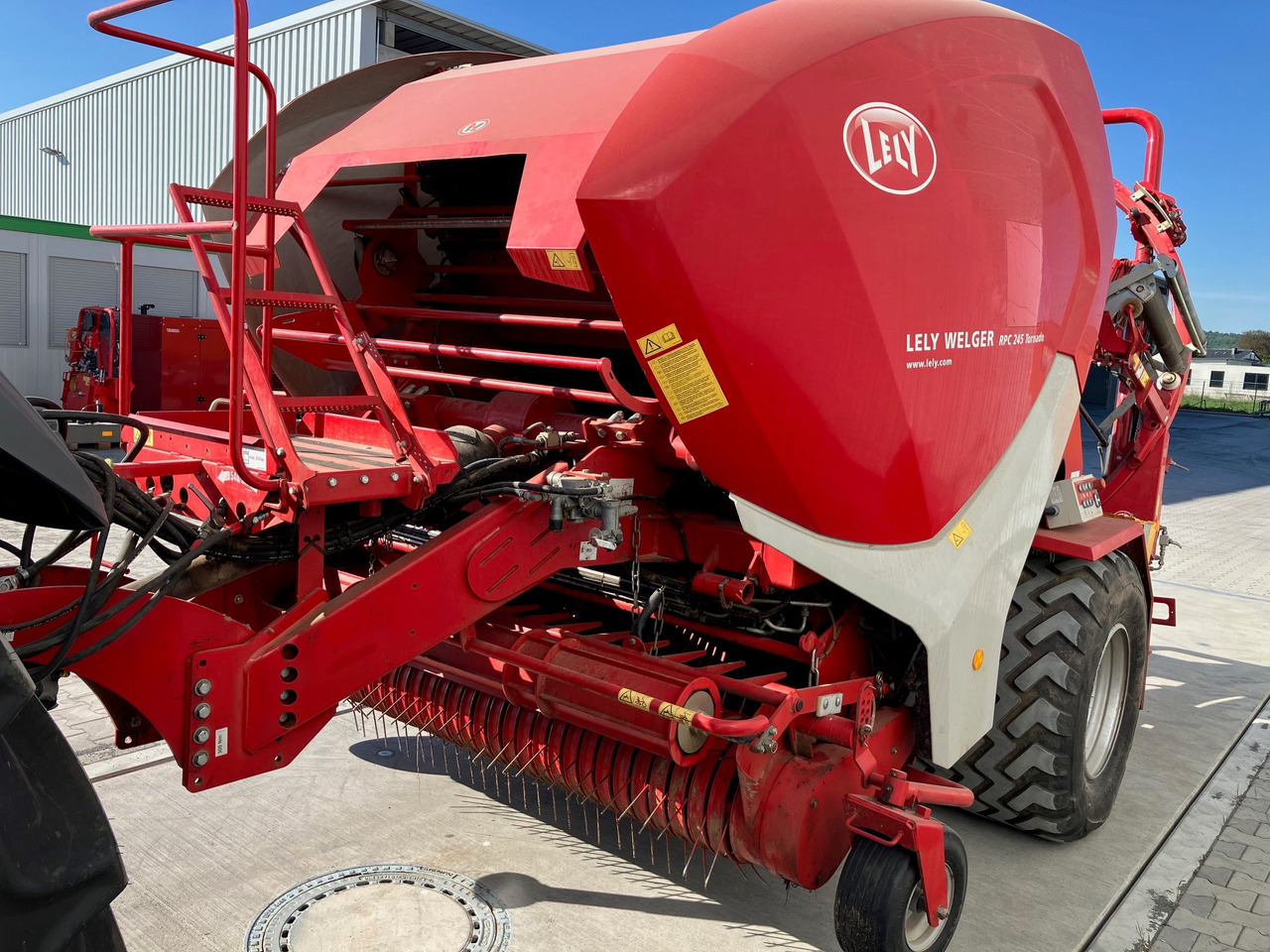 Lely Welger RPC 245 Tornado - Heinäkone: kuva Lely Welger RPC 245 Tornado - Heinäkone Lely Welger RPC 245 Tornado - Heinäkone: kuva Lely Welger RPC 245 Tornado - Heinäkone