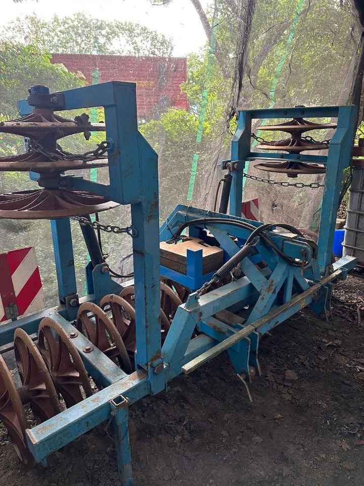 Lemken 400 - Jyrä - maanviljely: kuva Lemken 400 - Jyrä - maanviljely Lemken 400 - Jyrä - maanviljely: kuva Lemken 400 - Jyrä - maanviljely