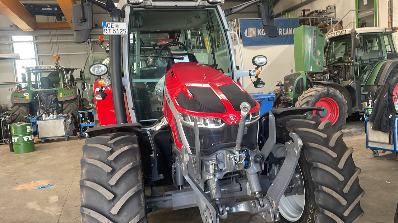 Massey Ferguson 5S.125 Dyna-6 EFFICIENT - Traktori: kuva Massey Ferguson 5S.125 Dyna-6 EFFICIENT - Traktori Massey Ferguson 5S.125 Dyna-6 EFFICIENT - Traktori: kuva Massey Ferguson 5S.125 Dyna-6 EFFICIENT - Traktori