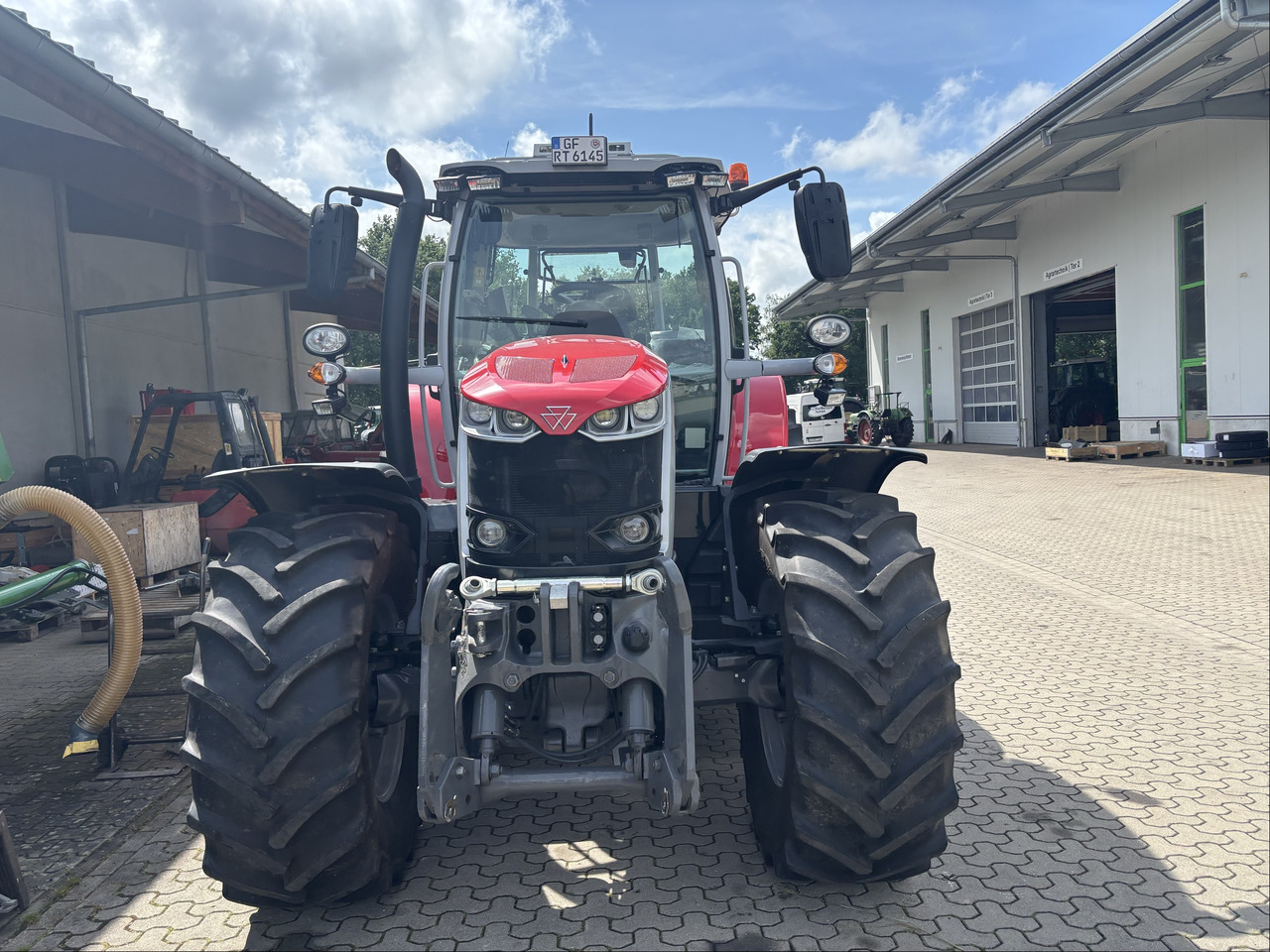 Massey Ferguson 6S.145 Dyna-VT EXCLUSIVE - Traktori: kuva Massey Ferguson 6S.145 Dyna-VT EXCLUSIVE - Traktori Massey Ferguson 6S.145 Dyna-VT EXCLUSIVE - Traktori: kuva Massey Ferguson 6S.145 Dyna-VT EXCLUSIVE - Traktori