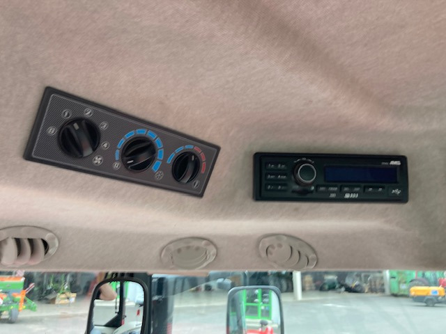 Massey Ferguson 7716 Dyna-6 - Traktori: kuva Massey Ferguson 7716 Dyna-6 - Traktori Massey Ferguson 7716 Dyna-6 - Traktori: kuva Massey Ferguson 7716 Dyna-6 - Traktori