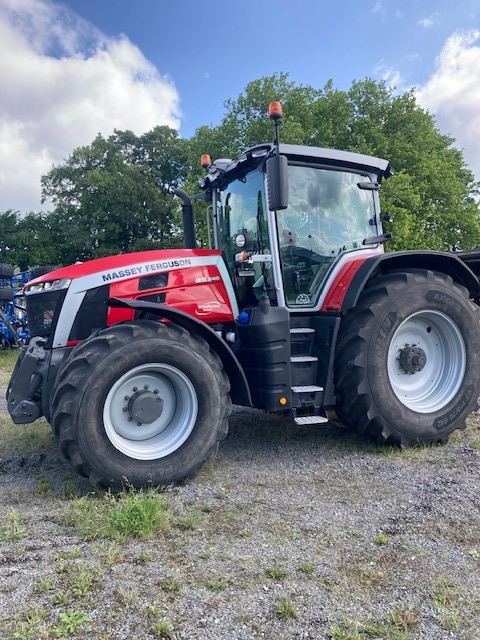 Massey Ferguson 8S.245 Dyna E-Power Excl - Traktori: kuva Massey Ferguson 8S.245 Dyna E-Power Excl - Traktori Massey Ferguson 8S.245 Dyna E-Power Excl - Traktori: kuva Massey Ferguson 8S.245 Dyna E-Power Excl - Traktori
