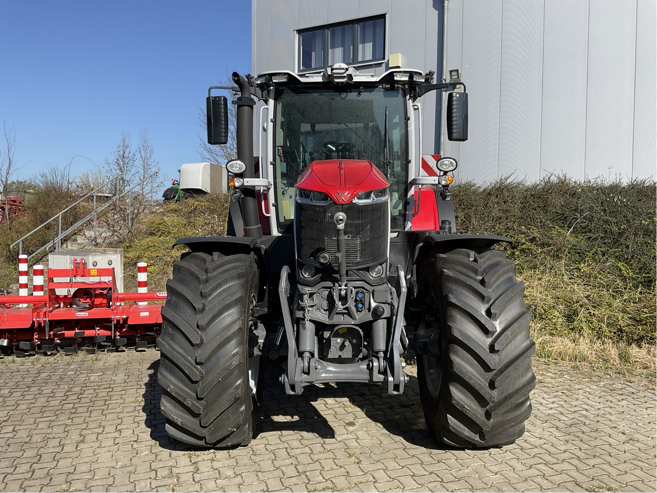 Massey Ferguson 8S.305 Dyna-VT EXCLUSIVE - Traktori: kuva Massey Ferguson 8S.305 Dyna-VT EXCLUSIVE - Traktori Massey Ferguson 8S.305 Dyna-VT EXCLUSIVE - Traktori: kuva Massey Ferguson 8S.305 Dyna-VT EXCLUSIVE - Traktori