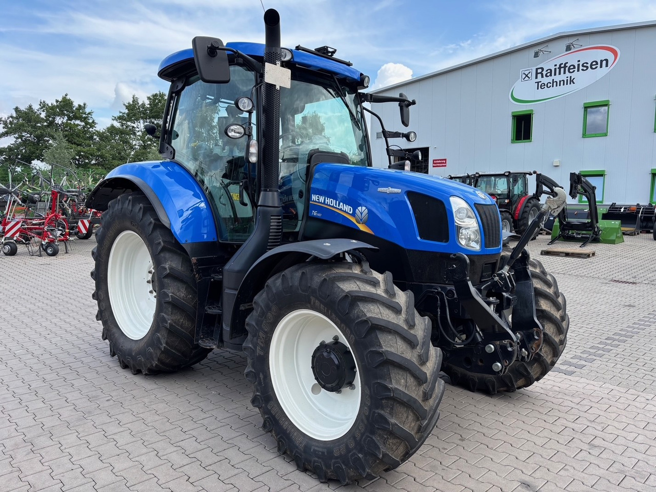 New Holland T6.140 Auto Command - Traktori: kuva New Holland T6.140 Auto Command - Traktori New Holland T6.140 Auto Command - Traktori: kuva New Holland T6.140 Auto Command - Traktori