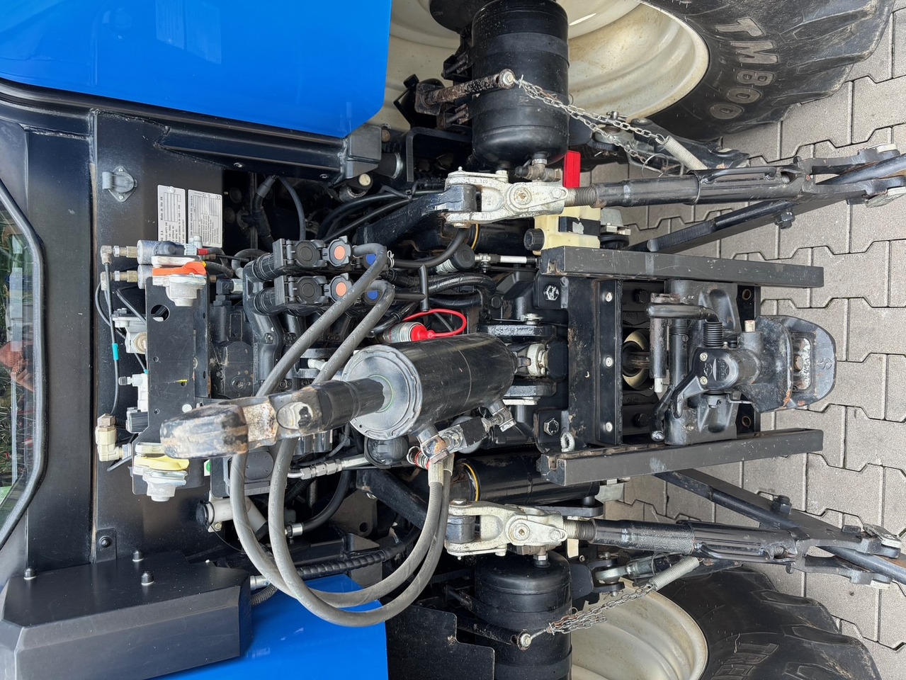New Holland T6.140 Auto Command - Traktori: kuva New Holland T6.140 Auto Command - Traktori New Holland T6.140 Auto Command - Traktori: kuva New Holland T6.140 Auto Command - Traktori