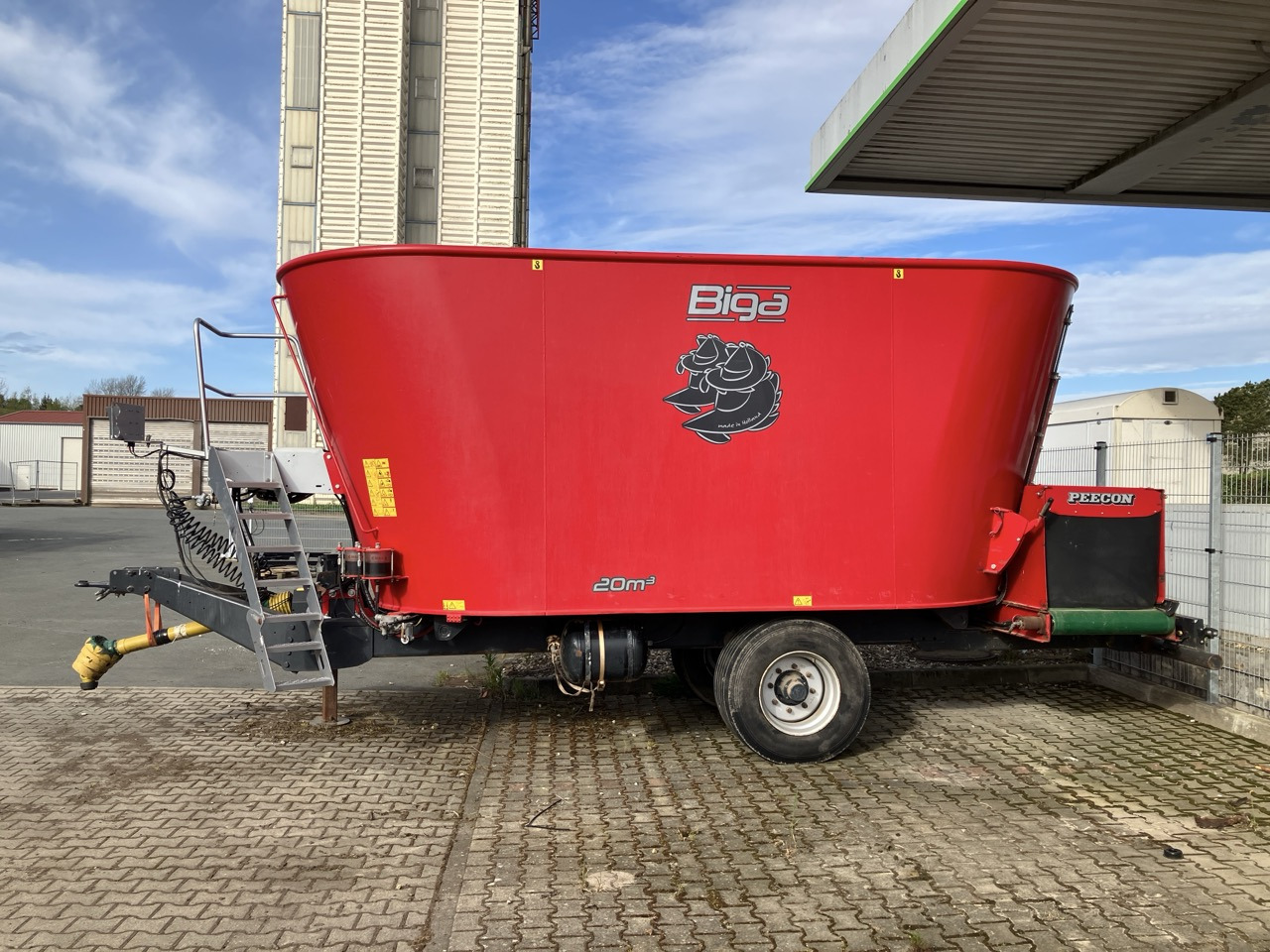 Peecon Biga 20-215 Twin Plus - Seosrehuvaunu: kuva Peecon Biga 20-215 Twin Plus - Seosrehuvaunu Peecon Biga 20-215 Twin Plus - Seosrehuvaunu: kuva Peecon Biga 20-215 Twin Plus - Seosrehuvaunu