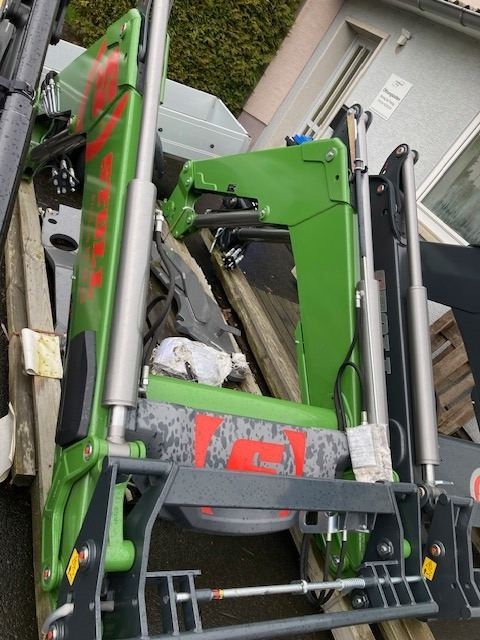 Stoll Frontlader Profil. FZ 46-33.1 - Traktori - etukuormain: kuva Stoll Frontlader Profil. FZ 46-33.1 - Traktori - etukuormain Stoll Frontlader Profil. FZ 46-33.1 - Traktori - etukuormain: kuva Stoll Frontlader Profil. FZ 46-33.1 - Traktori - etukuormain