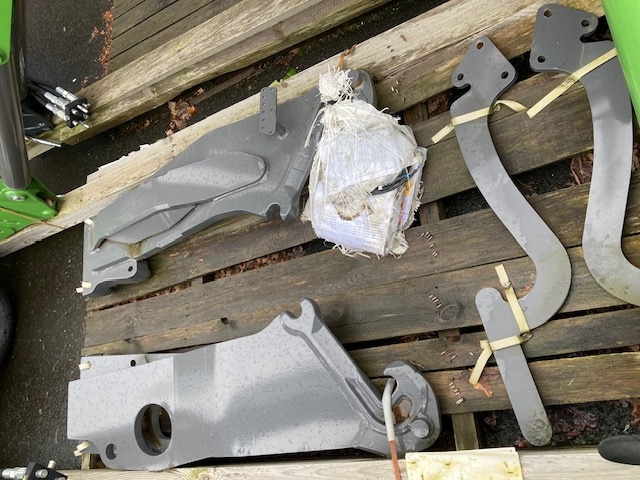 Stoll Frontlader Profil. FZ 46-33.1 - Traktori - etukuormain: kuva Stoll Frontlader Profil. FZ 46-33.1 - Traktori - etukuormain Stoll Frontlader Profil. FZ 46-33.1 - Traktori - etukuormain: kuva Stoll Frontlader Profil. FZ 46-33.1 - Traktori - etukuormain